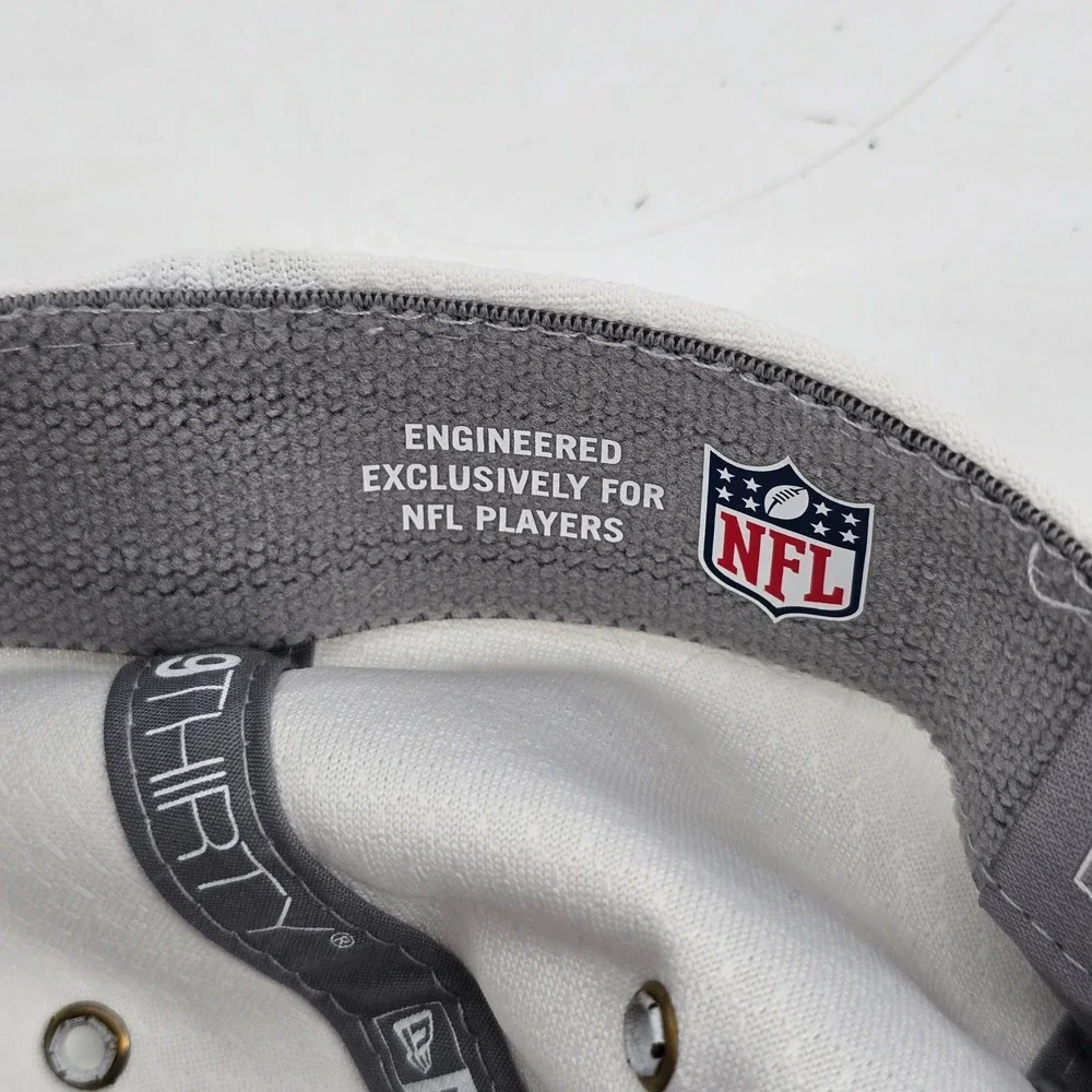 New Era NFL Giants Child-Youth 39THIRTY Hat White Sideline On-Field Stretch Fit